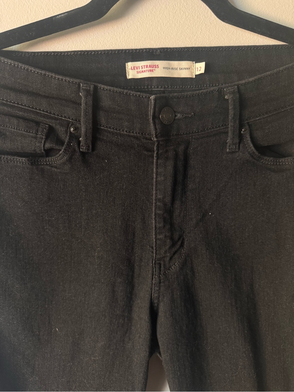 Levi Strauss Signature High Rise Skinny Jeans in Black